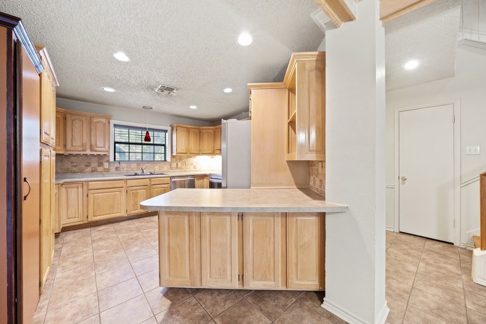 6302 Scrub Jay, San Antonio TX 78240 property image