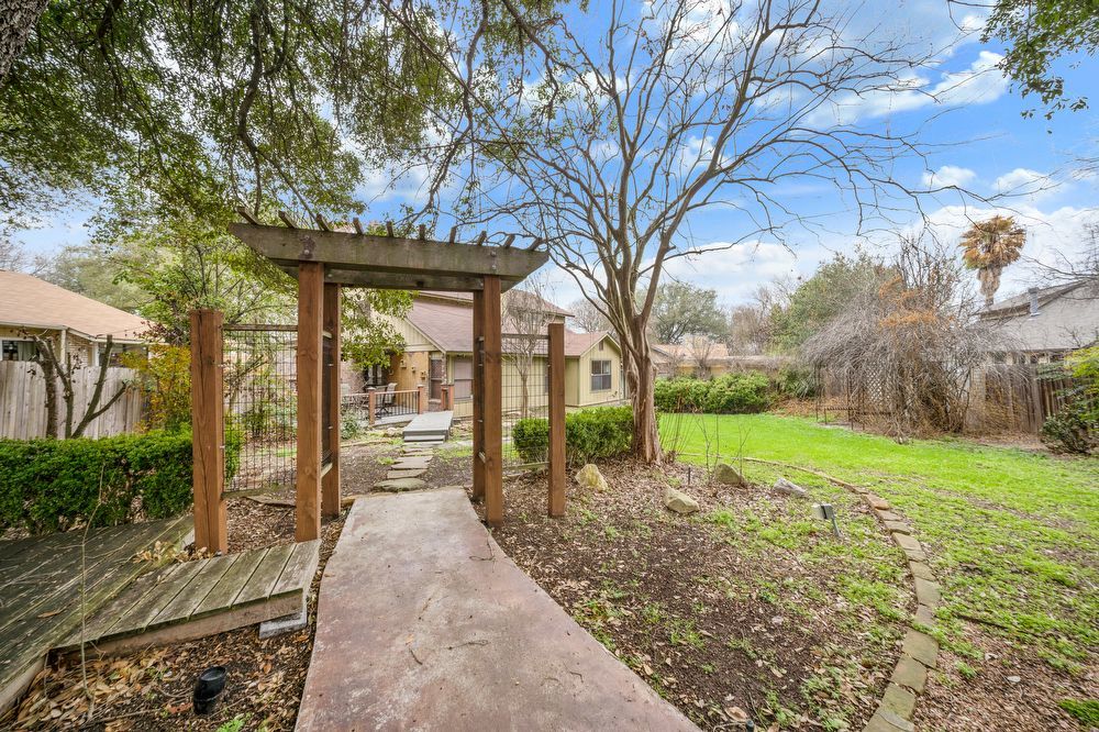 6302 Scrub Jay, San Antonio TX 78240 property image