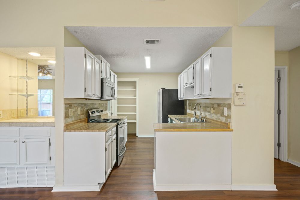 6203 Fox Creek San Antonio, TX 78247 property image