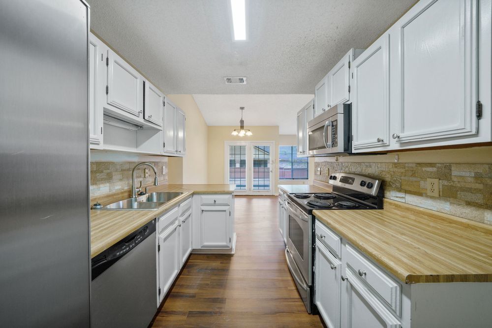 6203 Fox Creek San Antonio, TX 78247 property image