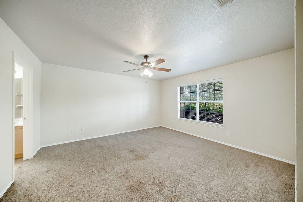 8230 Grissom Cir, San Antonio TX 78251 property image