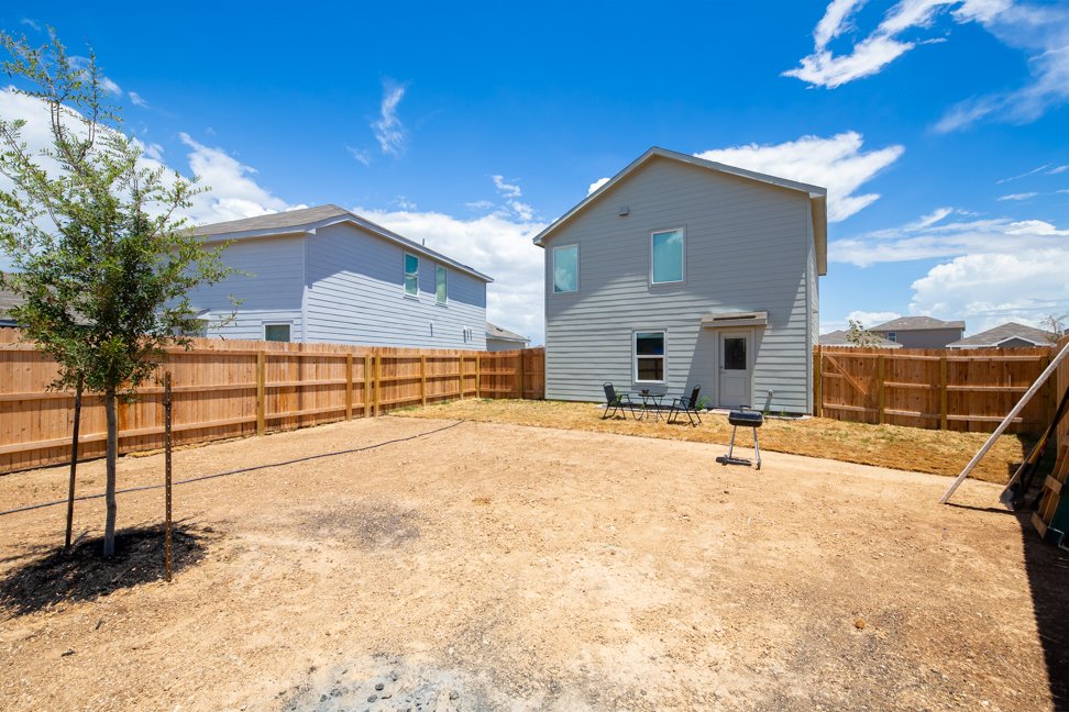 13462 Furyk Dr, San Antonio, TX 78221 property image