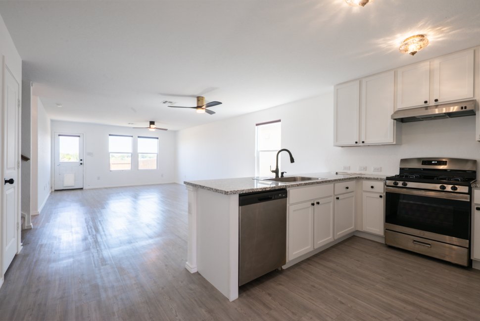 9051 Navarro Vista, Seguin, TX 78155, USA property image