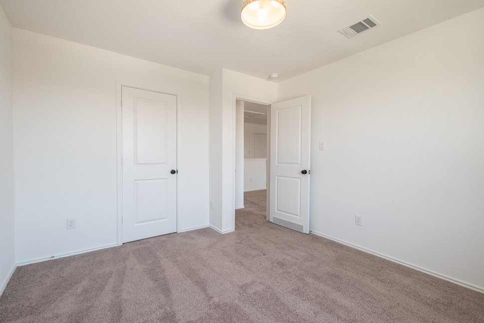 9051 Navarro Vista, Seguin, TX 78155, USA property image