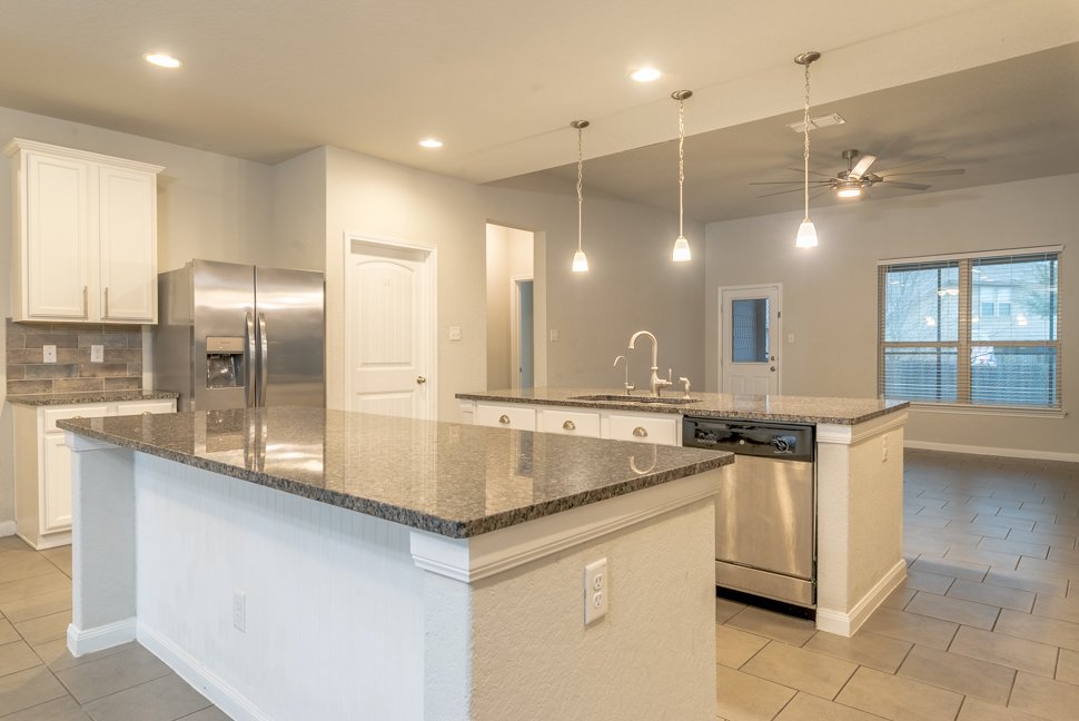 10230 Midsummer Meadow Converse, TX 78109 property image