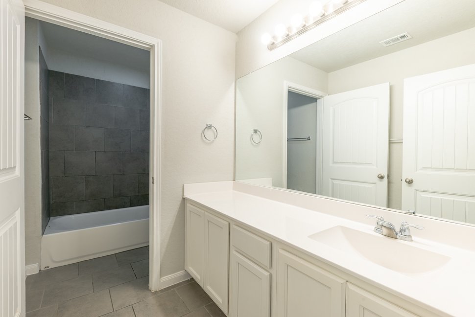 10230 Midsummer Meadow Converse, TX 78109 property image