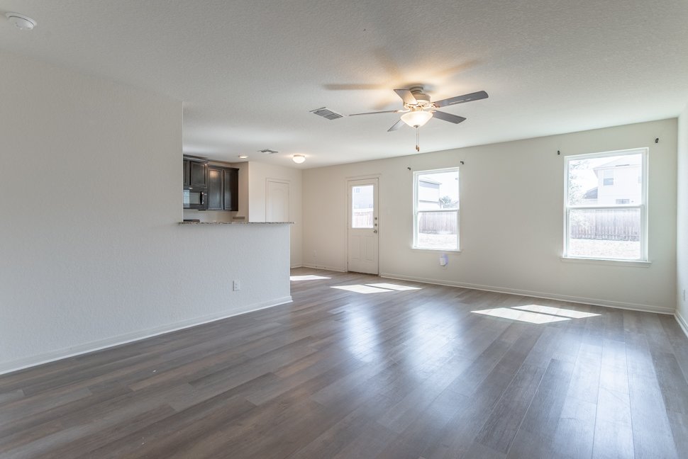 15214 Walcott Rdg Von Ormy, TX 78073 property image