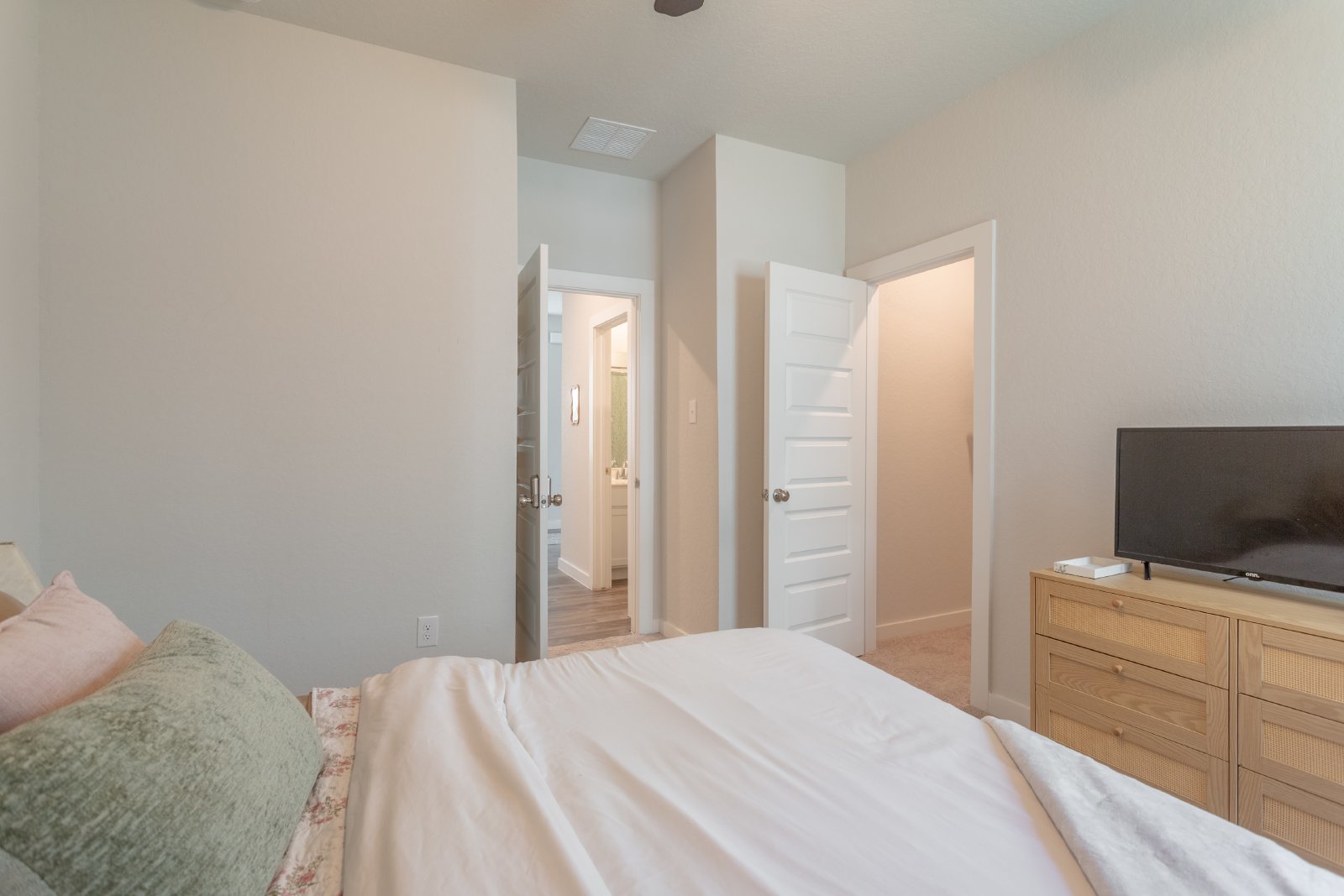 9931 Forestier Grn San Antonio, TX 78221 property image