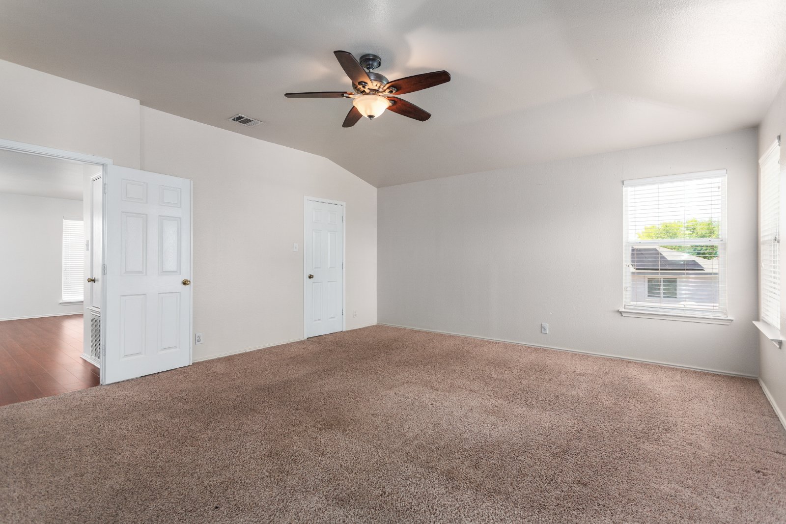 438 Leopard Claw San Antonio, TX 78251 property image