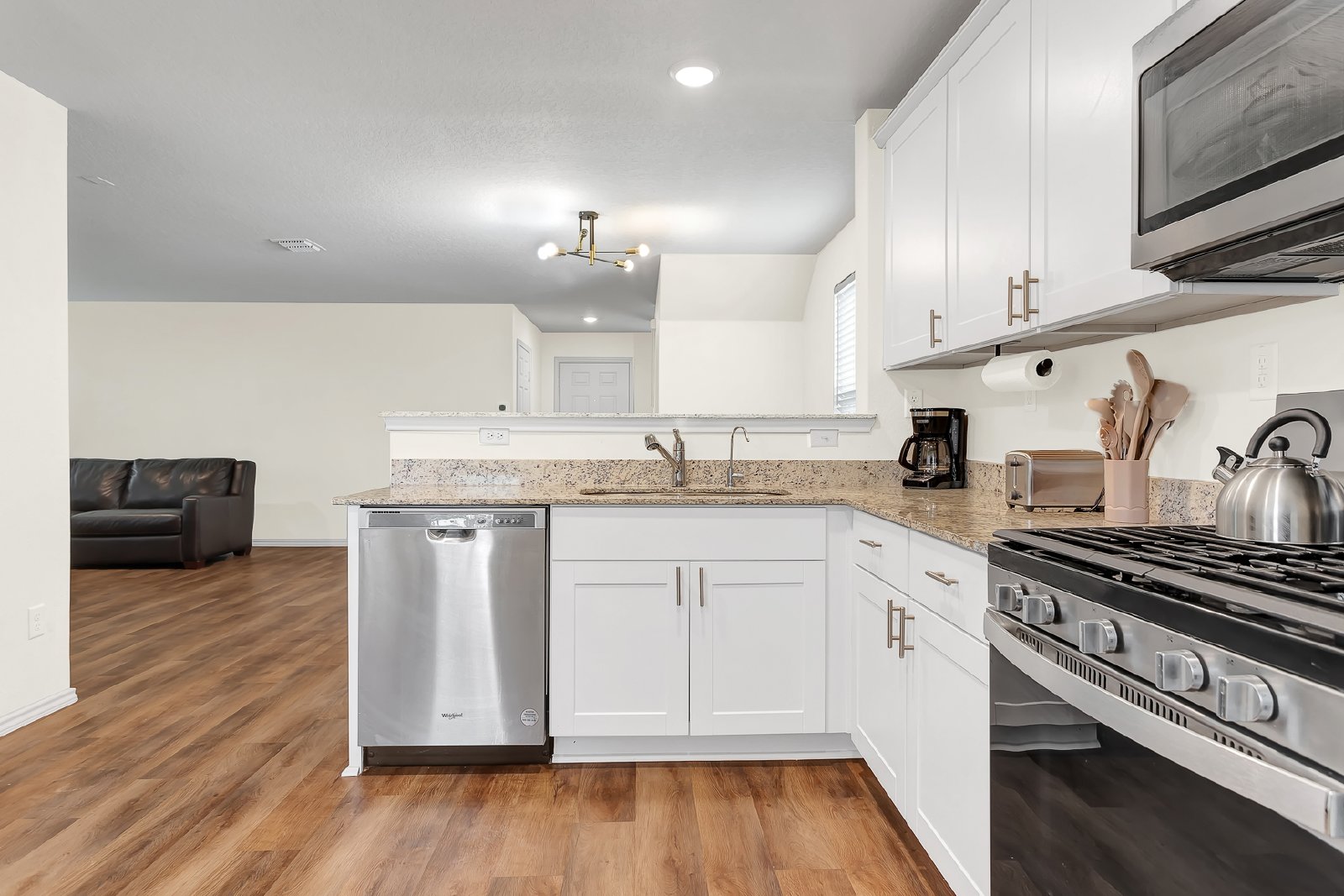 7360 Yucca Pl, San Antonio TX 78253 property image