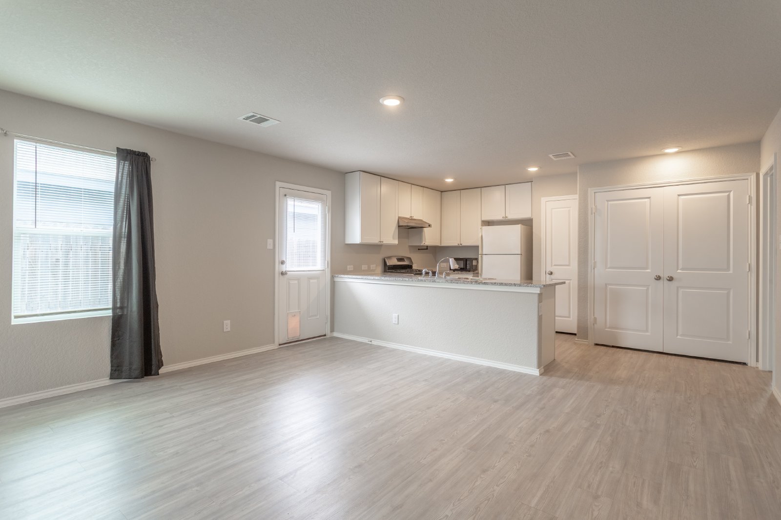 10723 Giacconi Dr, Converse, TX 78109 property image