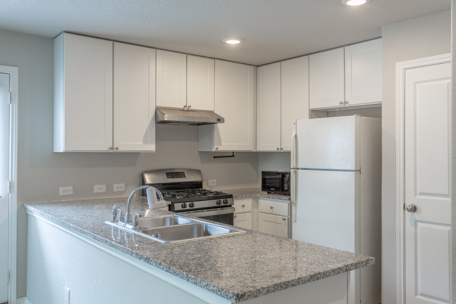 10723 Giacconi Dr, Converse, TX 78109 property image