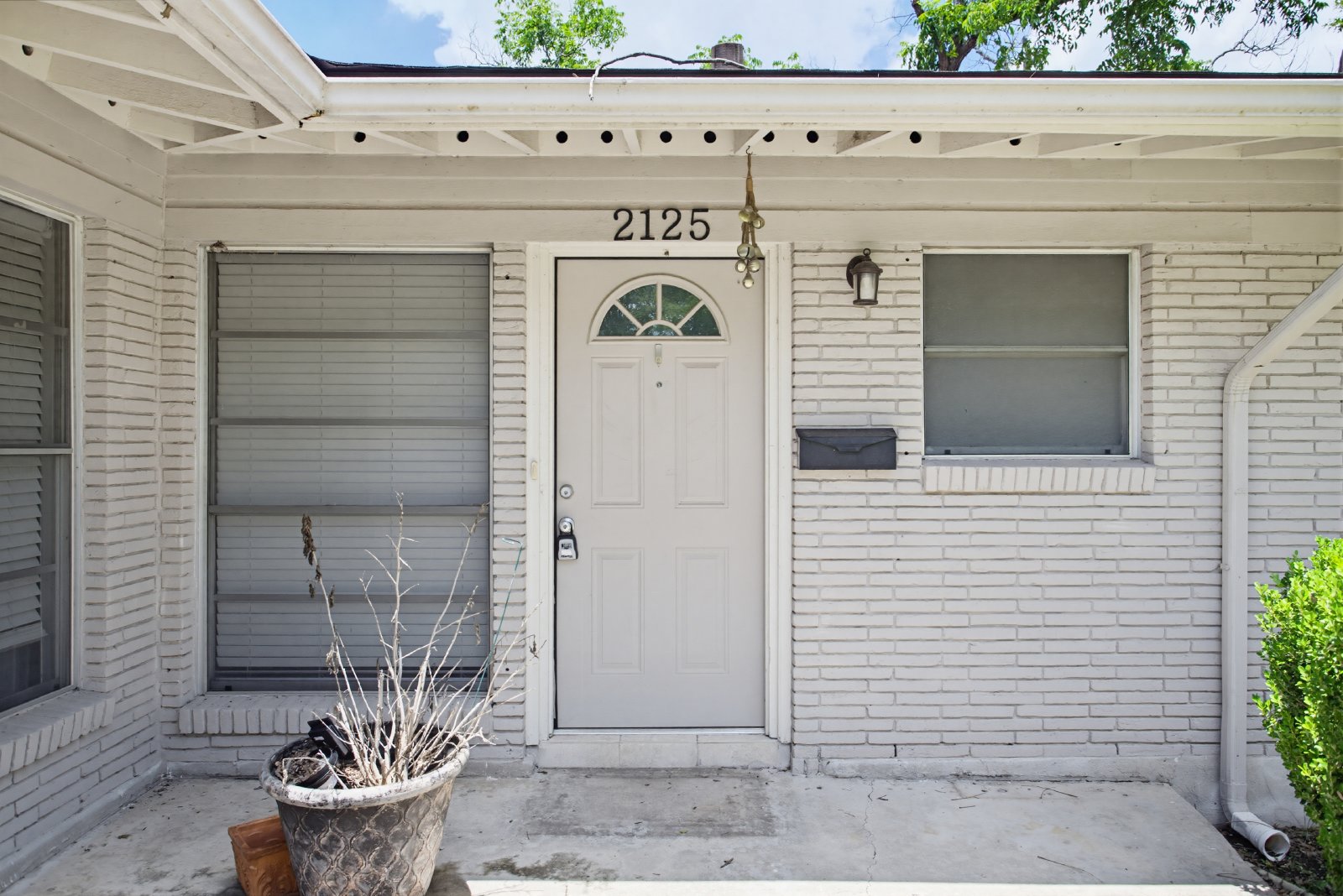 2125 E Lawndale Dr, San Antonio, TX 78209 property image