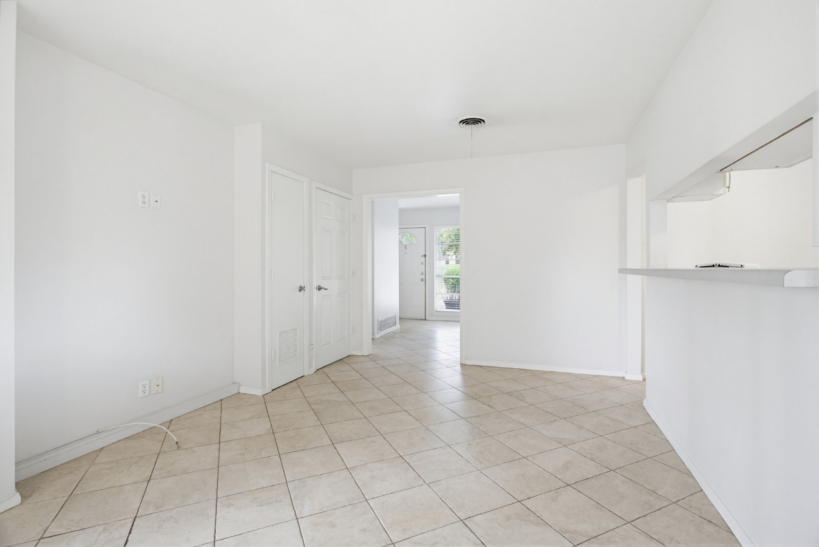 2125 E Lawndale Dr, San Antonio, TX 78209 property image