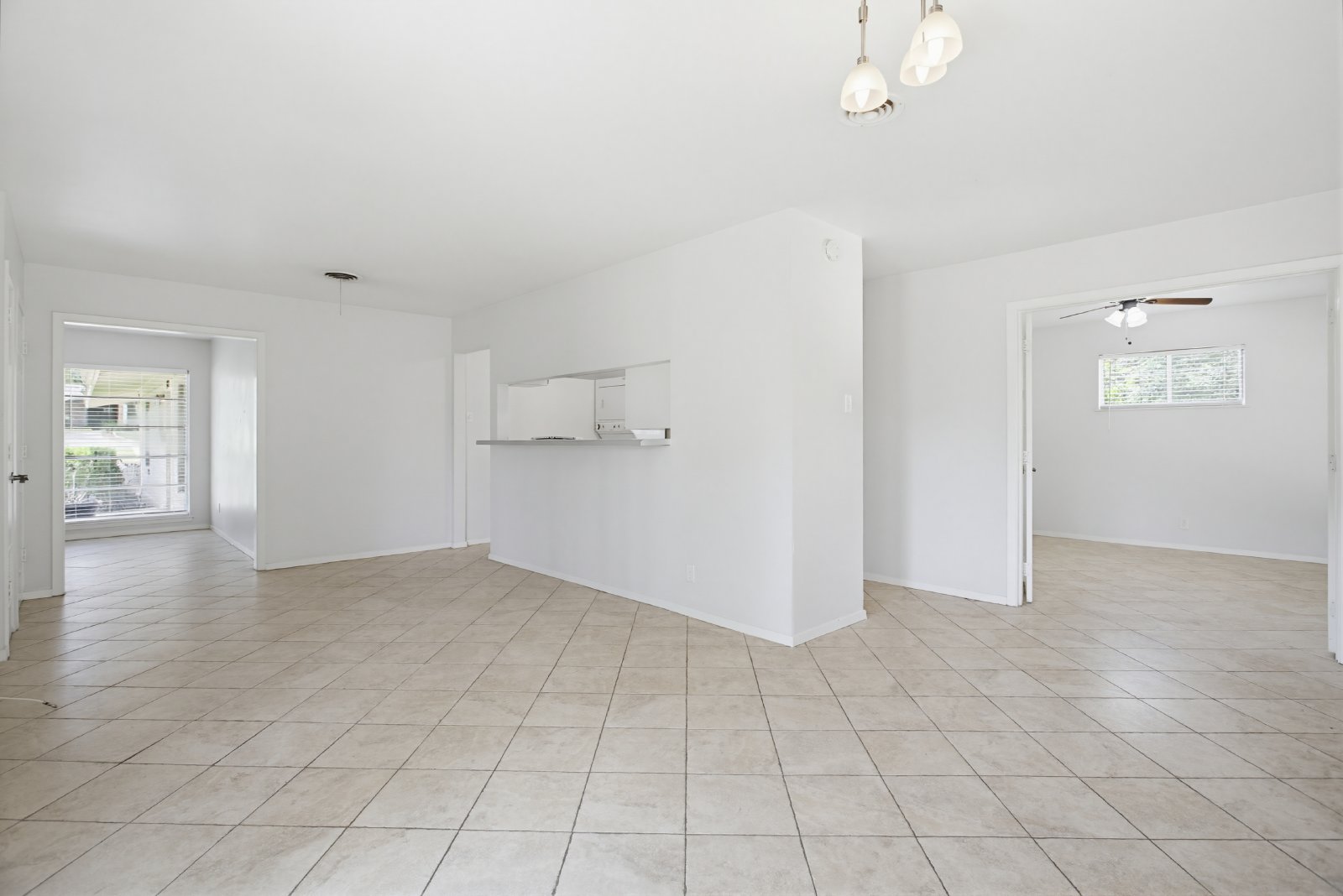 2125 E Lawndale Dr, San Antonio, TX 78209 property image