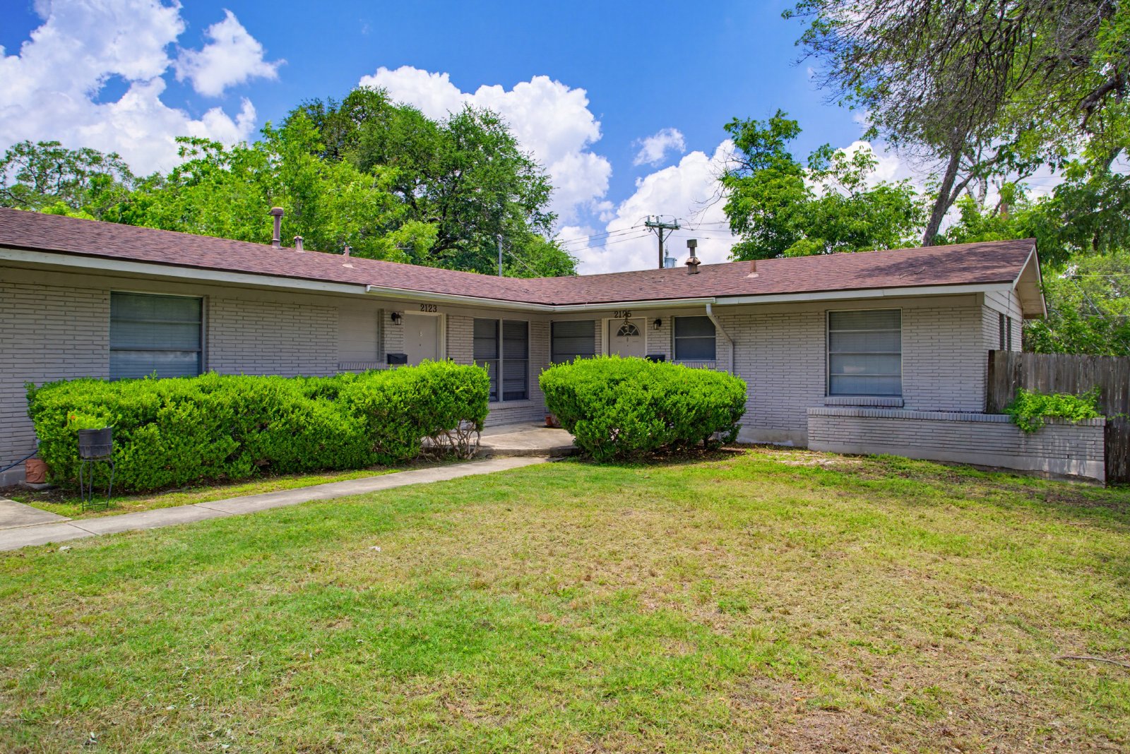 2125 E Lawndale Dr, San Antonio, TX 78209 property image