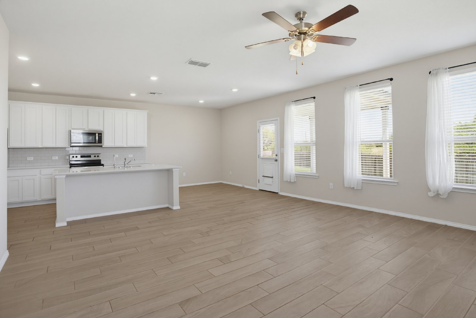 10803 Airman Dr, Converse, TX 78109 property image