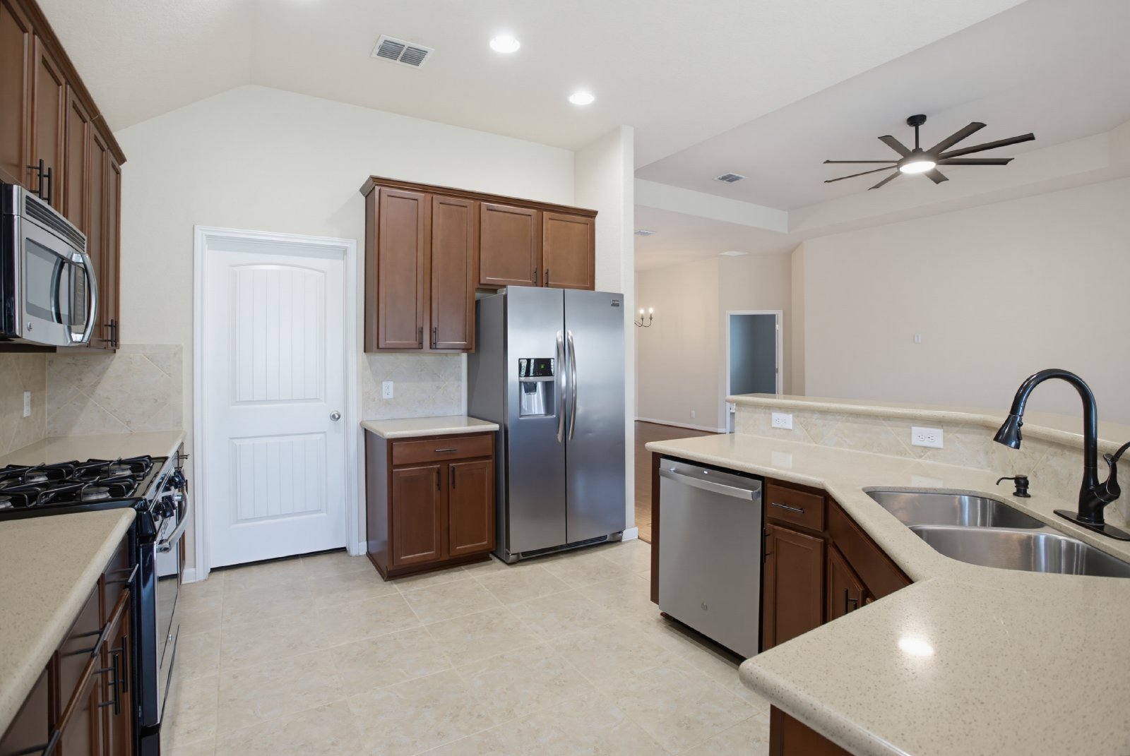 30612 Holstein Rd Bulverde, TX 78163 property image
