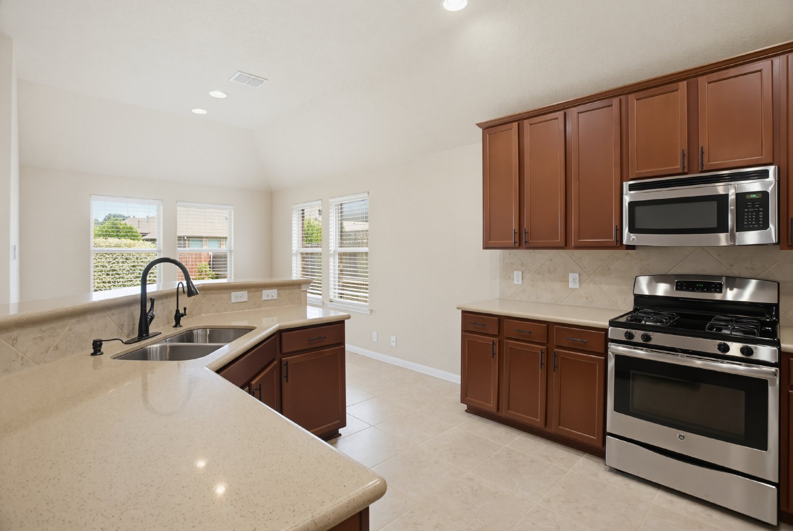30612 Holstein Rd Bulverde, TX 78163 property image