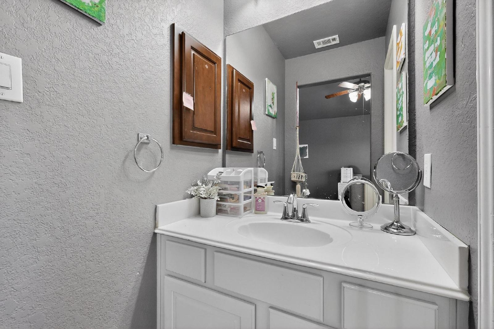 21702 Eden Rose Hl, San Antonio, TX 78256 property image