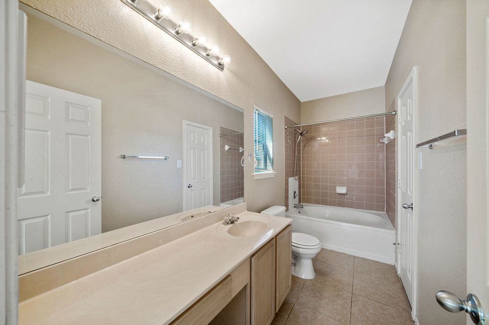 22223 Goldcrest Run, San Antonio TX 78260 property image